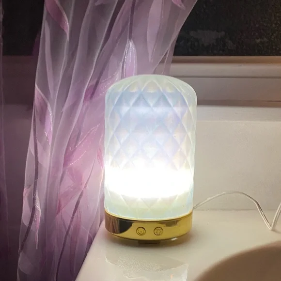 Color changing diffuser - Picture 1 of 3